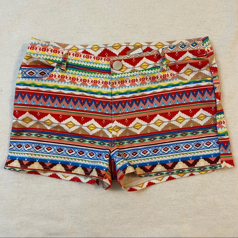 Kate collection colorful southwestern shorts M